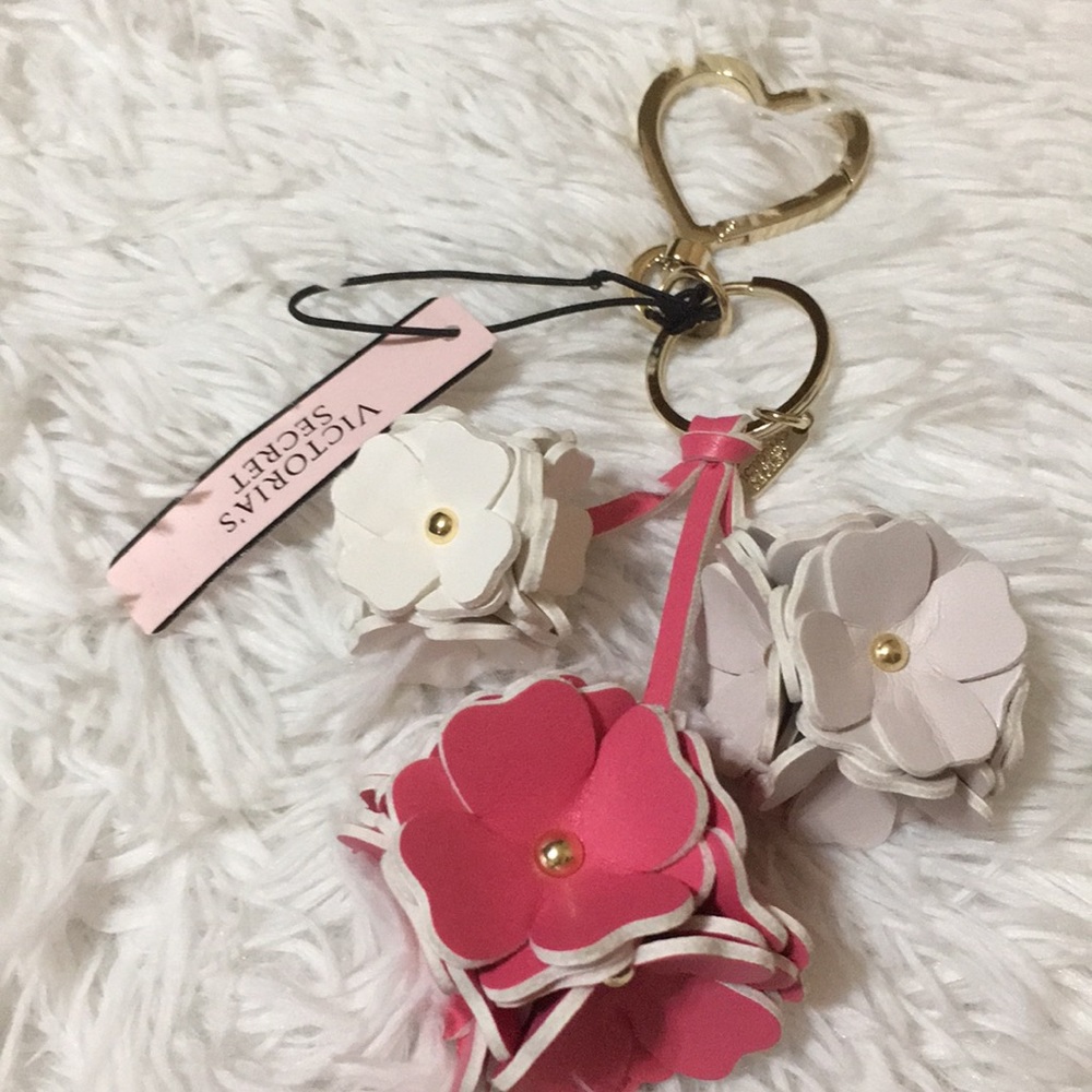🆕 💋VS Bag charm/gifts for Lv pochette buyer